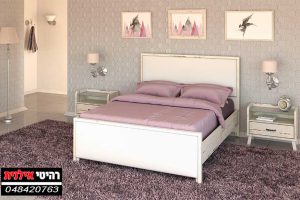 Двуспальная кровать цветочной модели